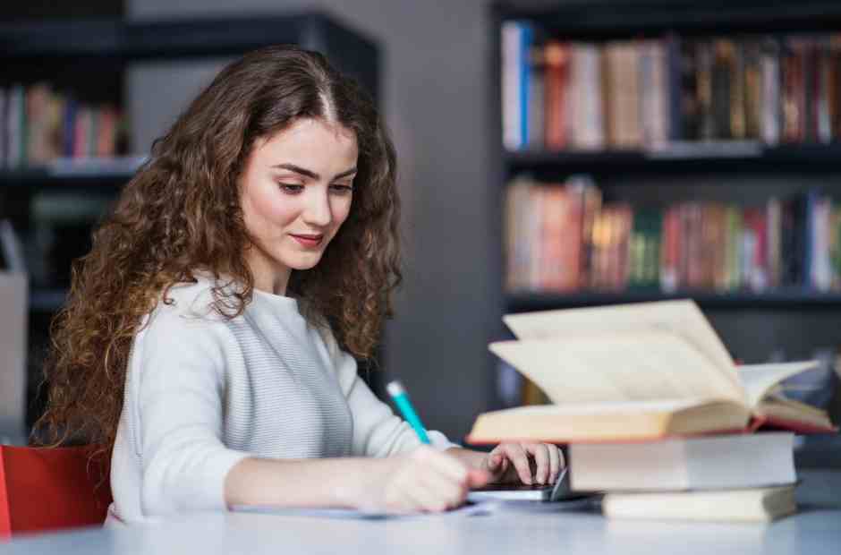 exemples-de-dissertations-bac-francais-depuis-2021-compressed