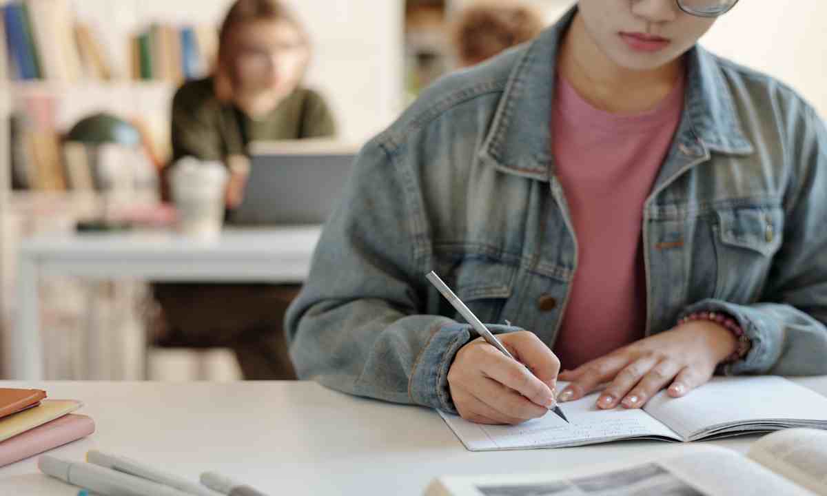 brevet-25-les-sujets-corriges-en-francais-1-compressed