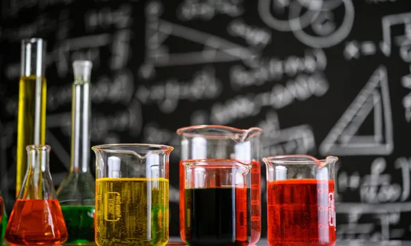 Quels sont les débouchés après la spécialité physique-chimie au bac ?