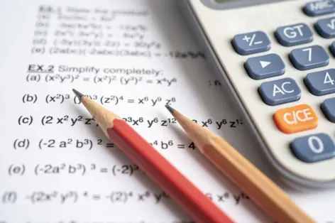 Révise avec les annales corrigées de maths pour le brevet 2025