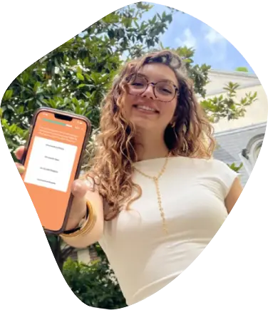 Une élève qui étudie sur son application Nomad Education
